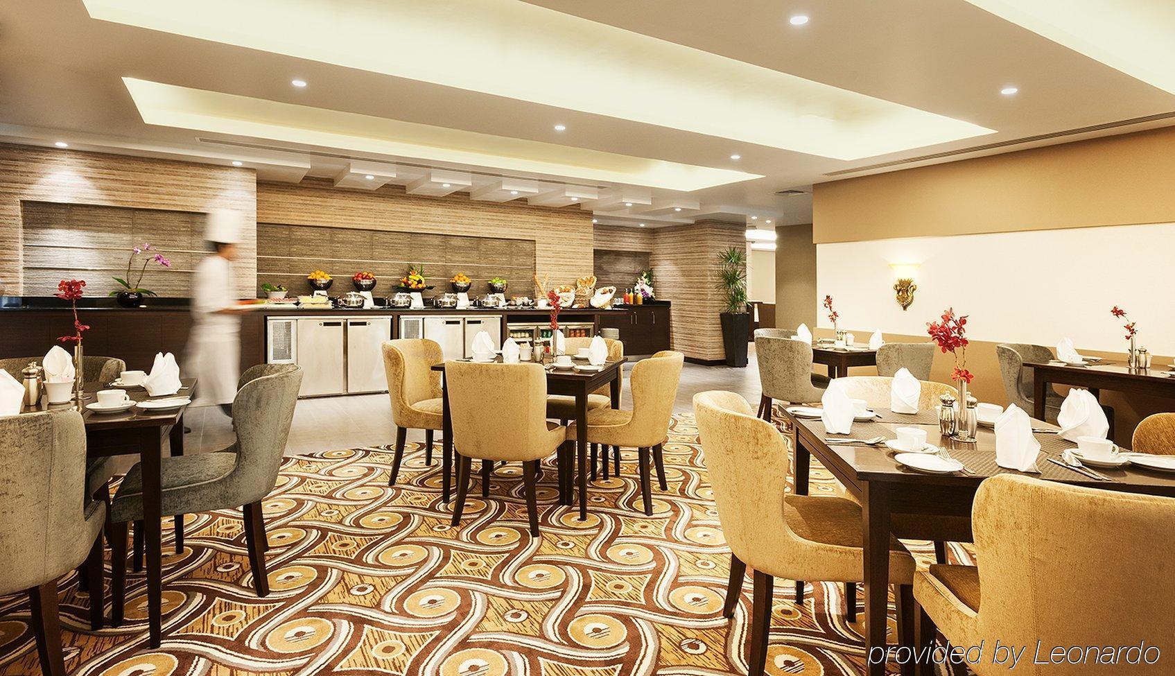 होटल Carlton Downtown 4*