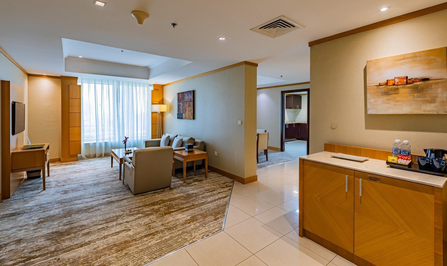 Carlton Downtown Отель 4*